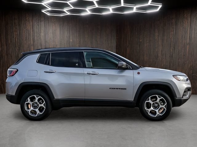 Used 2022 Jeep Compass Trailhawk AWD/4WD image 8