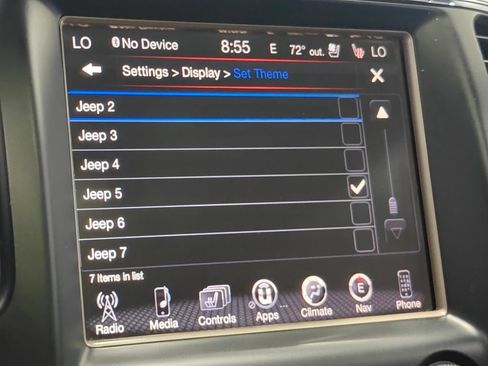 Used 2015 Jeep Grand Cherokee Overland w/ Advanced Technology Group AWD/4WD image 50