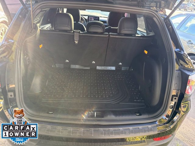 Used 2025 Jeep Compass Latitude w/ Sun & Sound Group AWD/4WD image 16