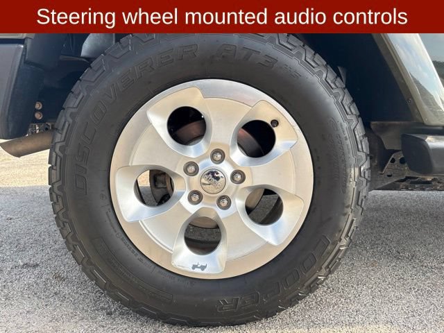 Used 2015 Jeep Wrangler Unlimited Sahara w/ Connectivity Group AWD/4WD image 8