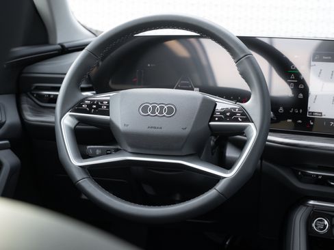 Certified 2025 Audi Q5 Premium w/ Premium Plus AWD/4WD image 7