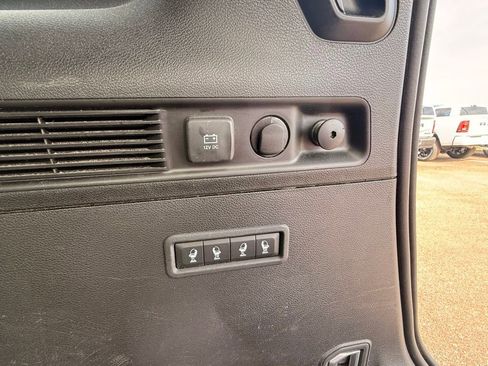 Used 2024 Jeep Wagoneer Series II w/ Flexible Seating Group RWD image 42