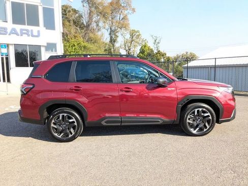 Certified 2025 Subaru Forester Limited image 7