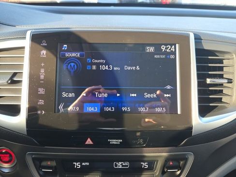 Used 2017 Honda Pilot EX-L image 10