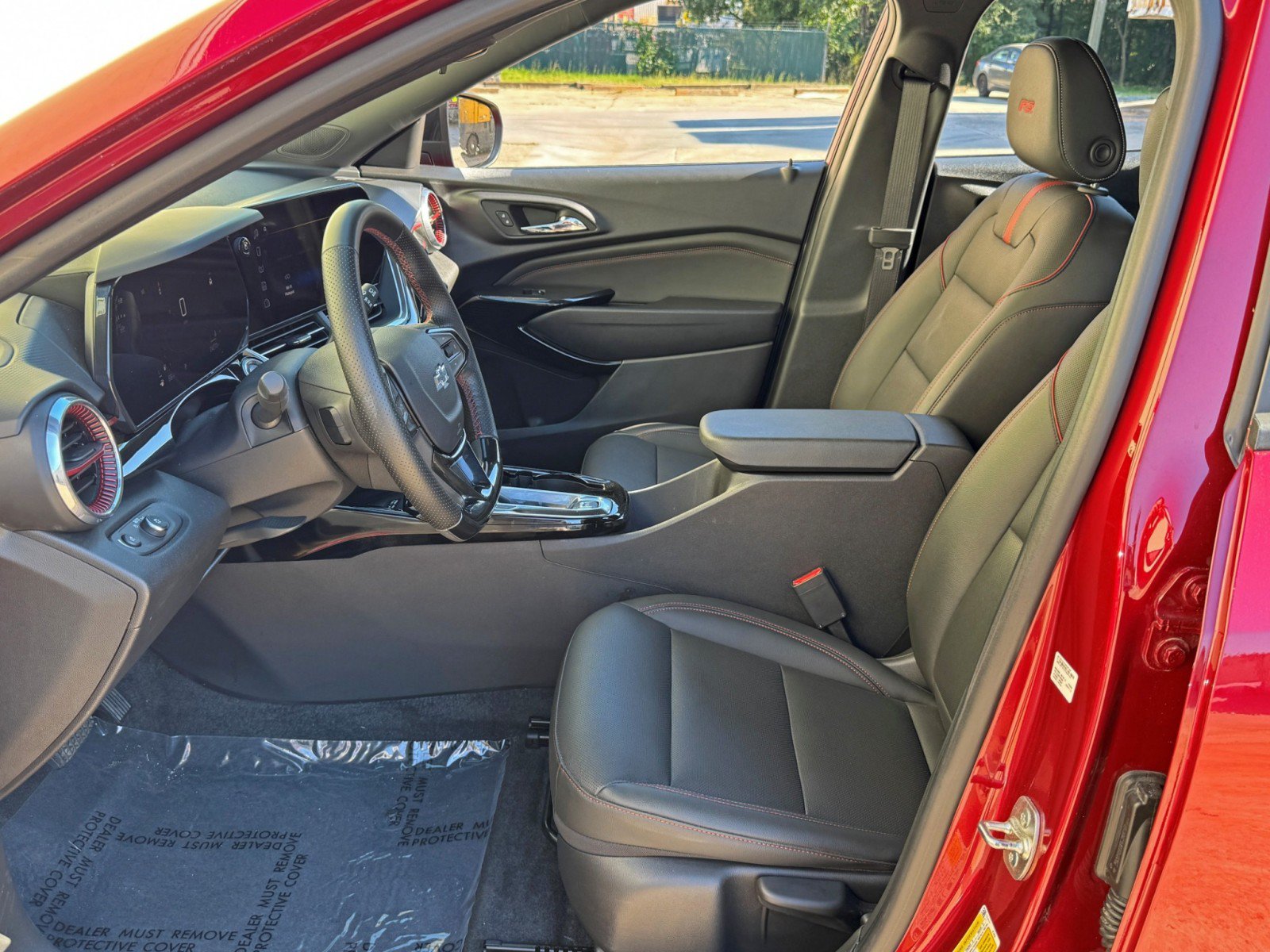 Used 2024 Chevrolet Trax RS w/ Sunroof Package FWD image 16