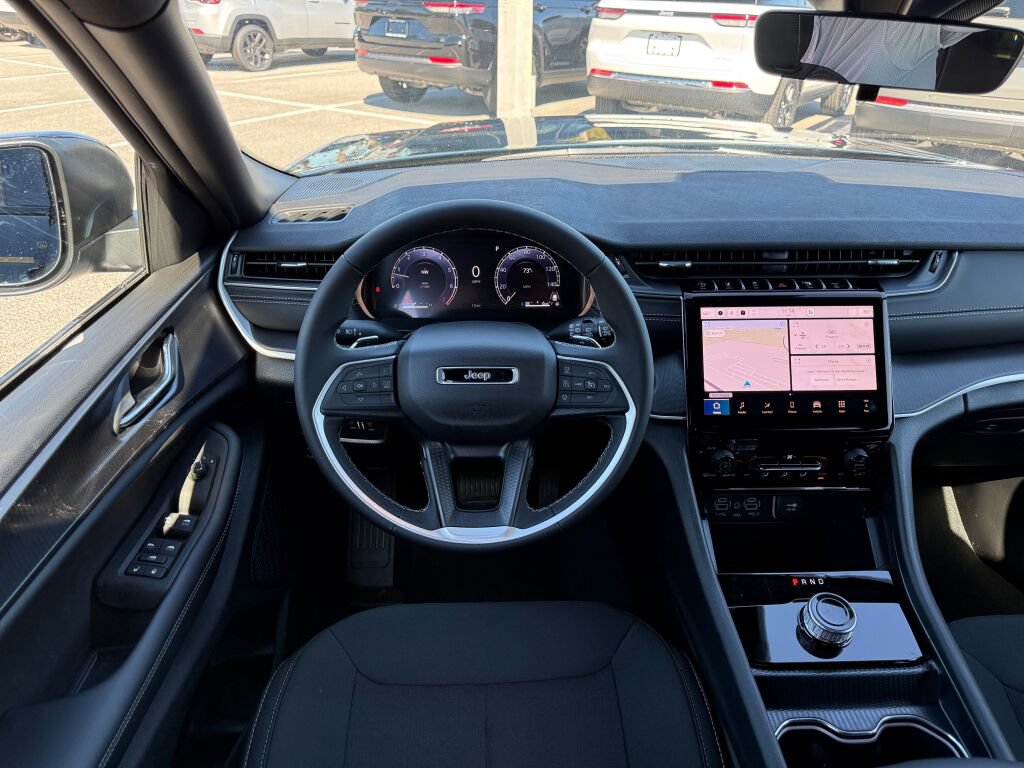 New 2027 Jeep Grand Cherokee Laredo RWD image 13