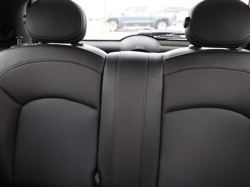 Used 2019 MINI Cooper 2-Door Hardtop image 16