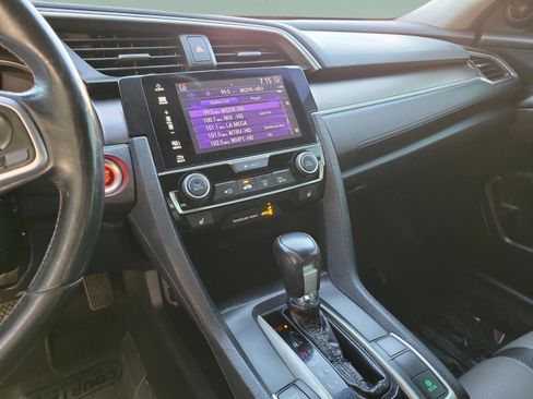 Used 2018 Honda Civic EX-L image 24
