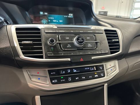 Used 2014 Honda Accord LX image 23