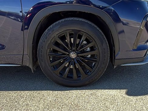 Used 2024 Toyota Highlander XSE image 31