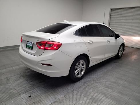 Used 2017 Chevrolet Cruze LT image 9