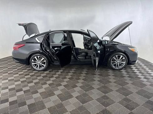 Used 2018 Nissan Altima 2.5 SR w/ SR Special Edition FWD image 13