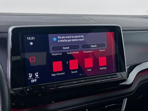 Used 2024 Volkswagen Atlas Cross Sport SEL R-Line AWD/4WD image 14