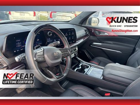 Used 2025 Chevrolet Traverse RS image 25