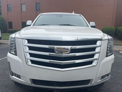 Used 2016 Cadillac Escalade Premium AWD/4WD image 11
