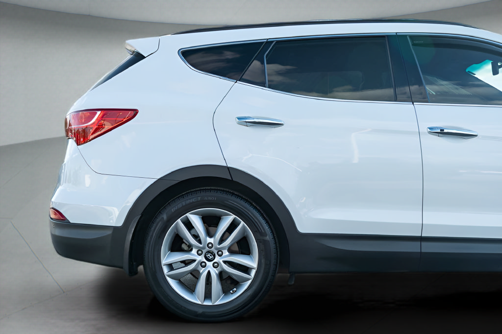Used 2016 Hyundai Santa Fe Sport 2.0T w/ Option Group 05 FWD image 5