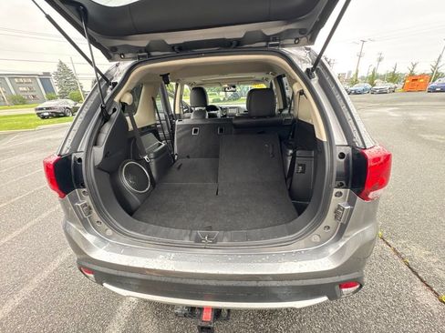 Used 2018 Mitsubishi Outlander GT AWD/4WD image 25