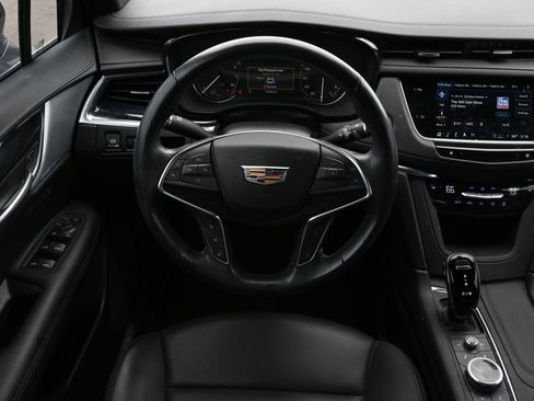 Used 2024 Cadillac XT5 Premium Luxury FWD image 9