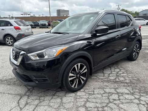 Used 2018 Nissan Kicks SV FWD image 7
