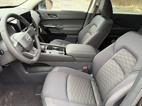 New 2026 Nissan Pathfinder SV image 4
