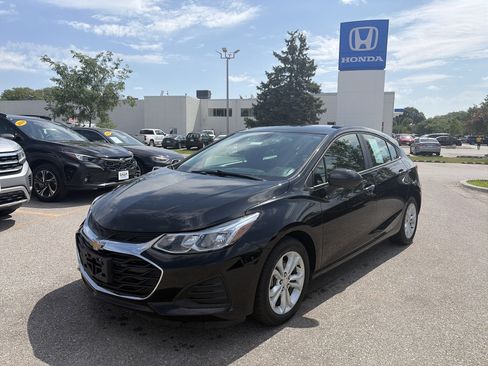Used 2019 Chevrolet Cruze LS w/ LS Convenience Package FWD image 1