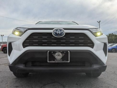 Used 2024 Toyota RAV4 XLE AWD/4WD image 4