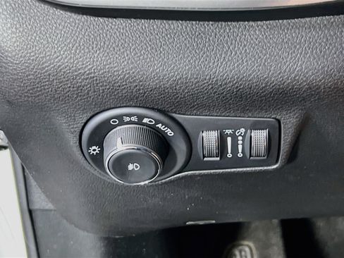 Used 2022 Jeep Compass Latitude w/ Convenience Group AWD/4WD image 10
