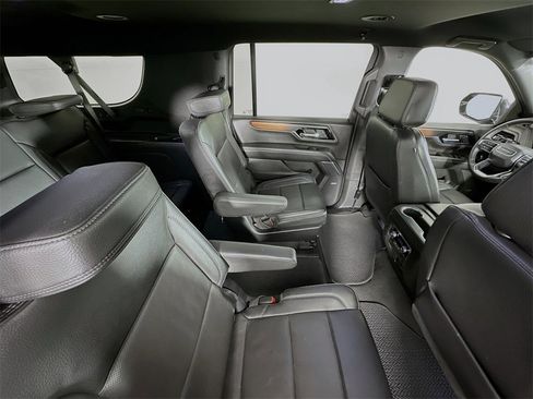 Used 2025 GMC Yukon XL Denali image 28