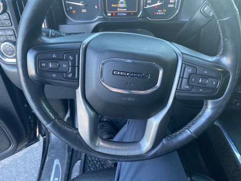 Used 2022 GMC Sierra 3500 Denali w/ Denali Black Diamond Edition image 10
