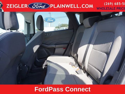 Used 2022 Ford Escape SE w/ Cold Weather Package image 11