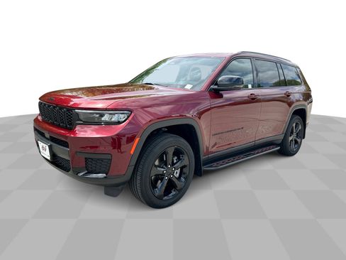 Used 2023 Jeep Grand Cherokee L Laredo AWD/4WD image 5