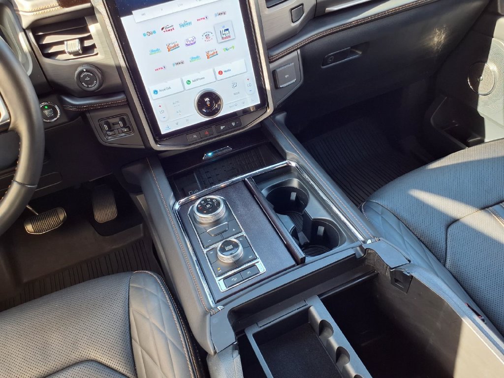 Used 2024 Ford Expedition Max Platinum AWD/4WD image 23