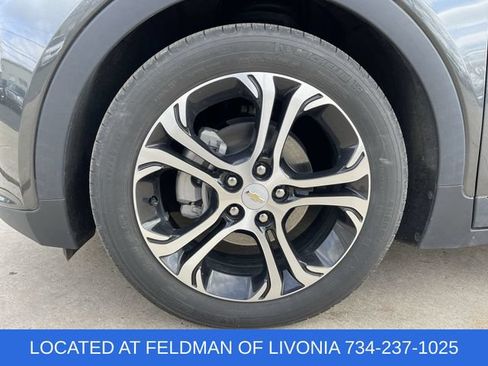 Used 2020 Chevrolet Bolt Premier w/ Infotainment Package FWD image 32