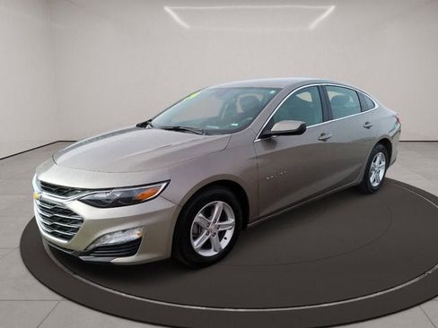 Used 2024 Chevrolet Malibu LT FWD image 1