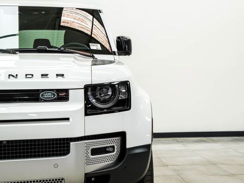 Used 2025 Land Rover Defender 110 S AWD/4WD image 4