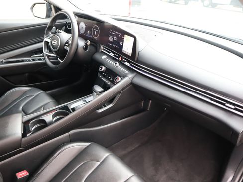 Used 2024 Hyundai Elantra Limited image 54