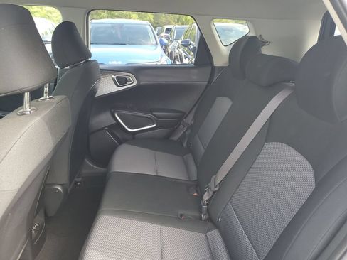 Used 2024 Kia Soul S FWD image 23