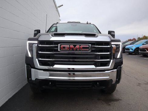 New 2026 GMC Sierra 2500 SLE w/ SLE Value Package; image 2
