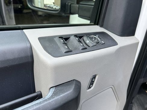 Used 2022 Ford F250 XL w/ Power Equipment Group AWD/4WD image 3