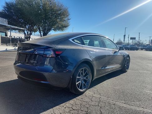 Used 2020 Tesla Model 3 Performance image 3