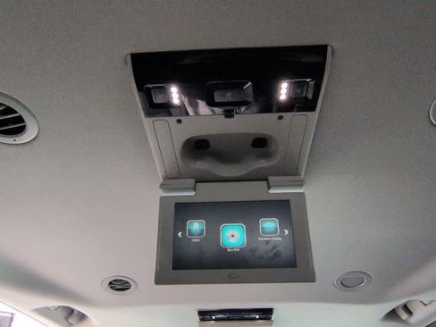 Used 2019 Chevrolet Suburban Premier image 41