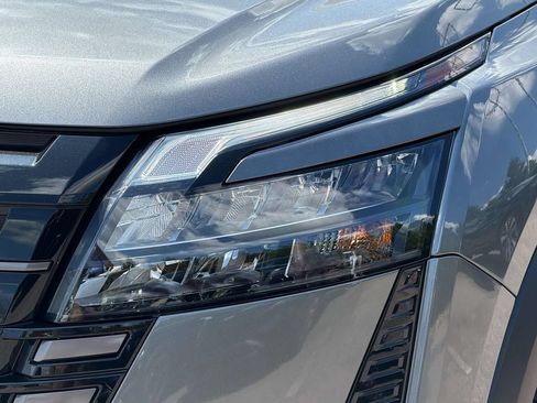New 2026 Nissan Pathfinder SL FWD image 9