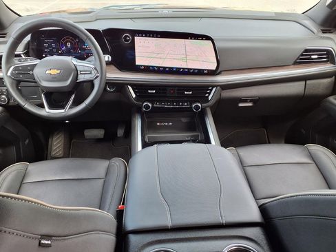 Used 2025 Chevrolet Tahoe Premier AWD/4WD image 18