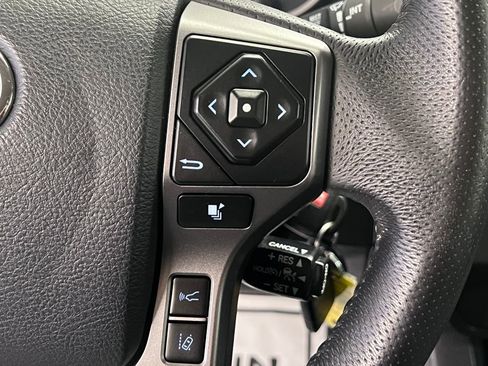 Used 2020 Toyota Tacoma SR5 image 29