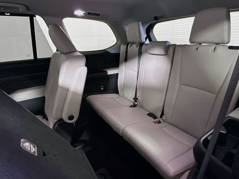 Certified 2025 Toyota Grand Highlander FWD image 28