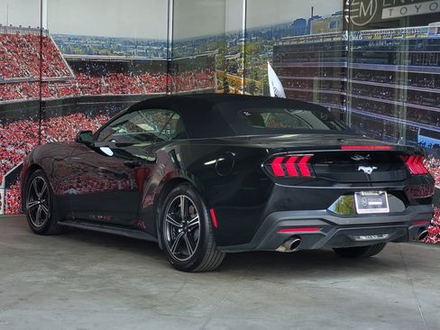 Used 2024 Ford Mustang Convertible image 7