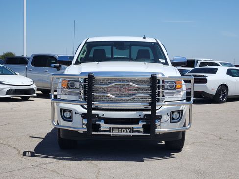 Used 2015 GMC Sierra 2500 Denali w/ Duramax Plus Package AWD/4WD image 2