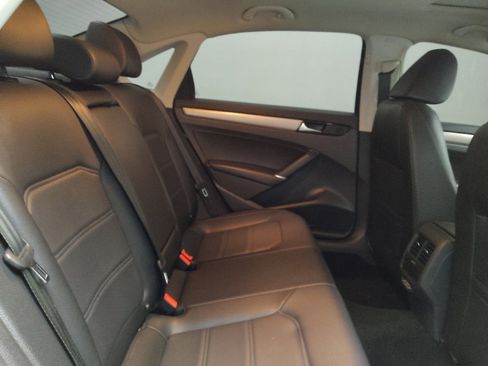 Used 2022 Volkswagen Passat 2.0T SE image 19