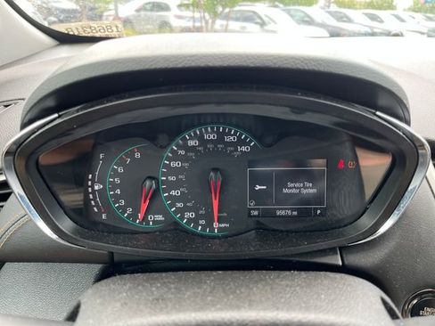 Used 2017 Chevrolet Trax LT w/ Sun & Sound Package image 7