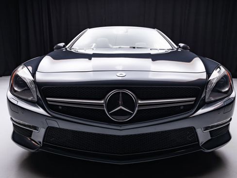 Used 2015 Mercedes-Benz SL 63 AMG w/ Driver Assistance Package image 35